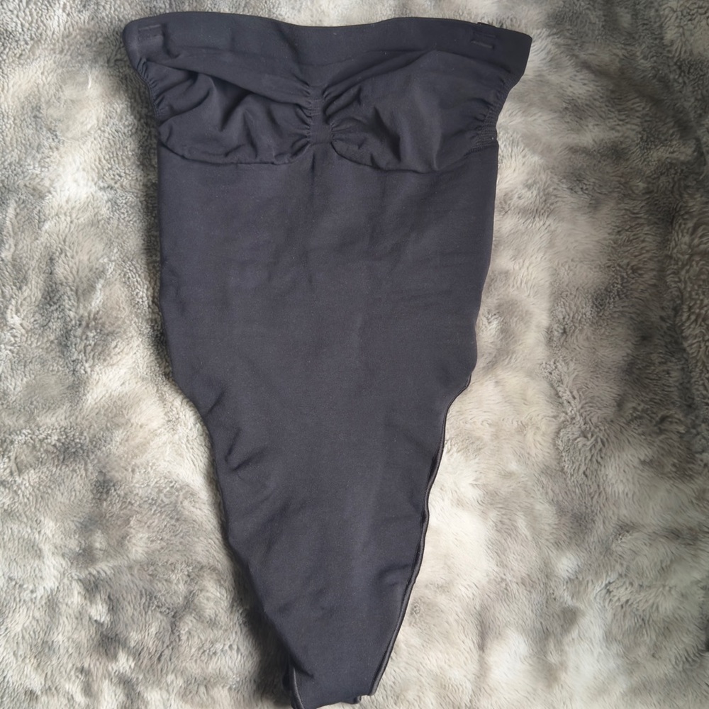 SKIMS Seamless Sculpt strapless thong bodysuit